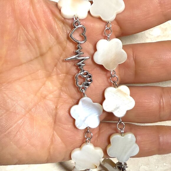 Mother of Pearl Flower Beaded Short Necklace + Paw Print Heart Beat Pendant - Picture 13 of 13